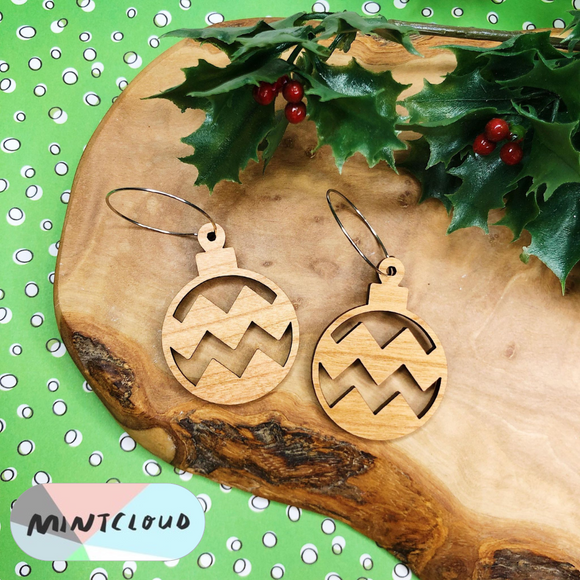 Mintcloud Christmas Earrings - Bauble Cherrywood