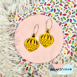 Mintcloud Christmas Earrings - Traditional Bauble Yellow Mirror*