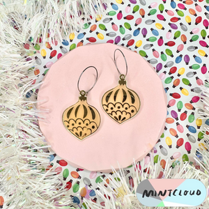 Mintcloud Christmas Earrings - Traditional Bauble Gold Mirror